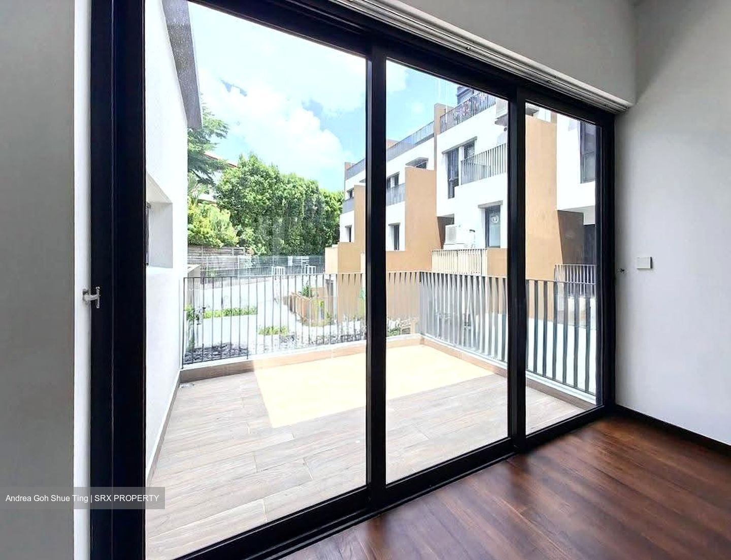 Cashew Green (D23), Terrace #638155051